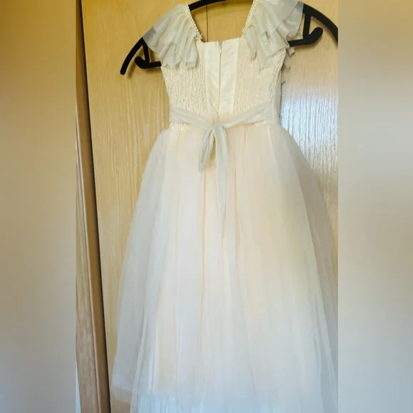 Elegant Cream Long Flower Girl Dress - Picture 6 of 7